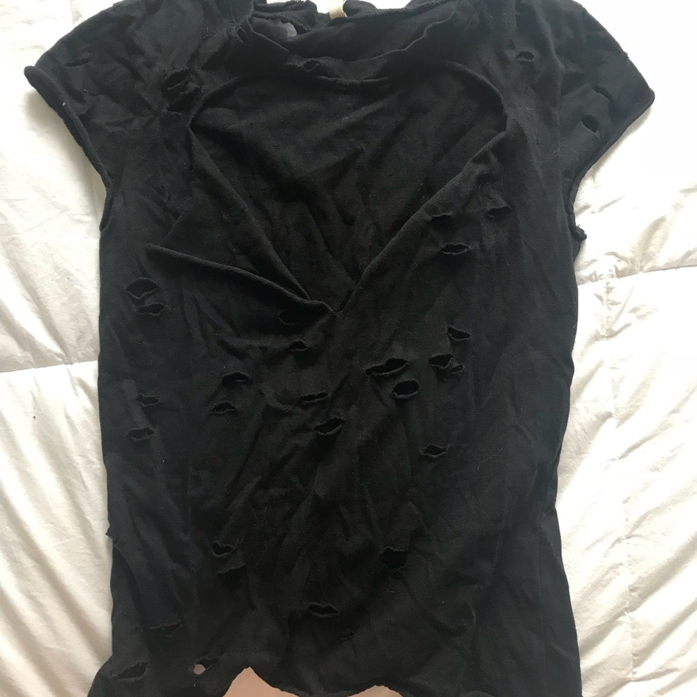 LF distressed tee with built in choker